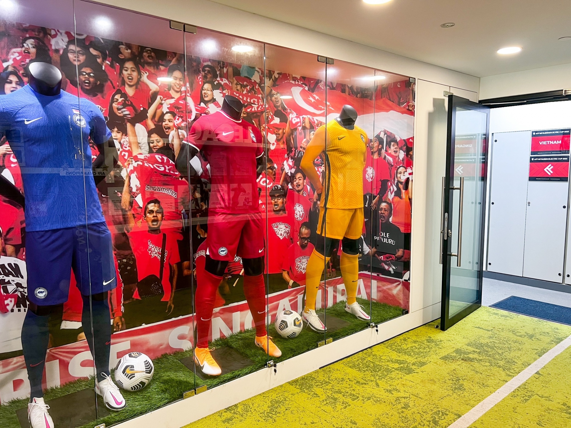 CHÙM ẢNH: Cận cảnh SVĐ Jalan Besar, nơi diễn ra trận Việt Nam - Singapore - Ảnh 2