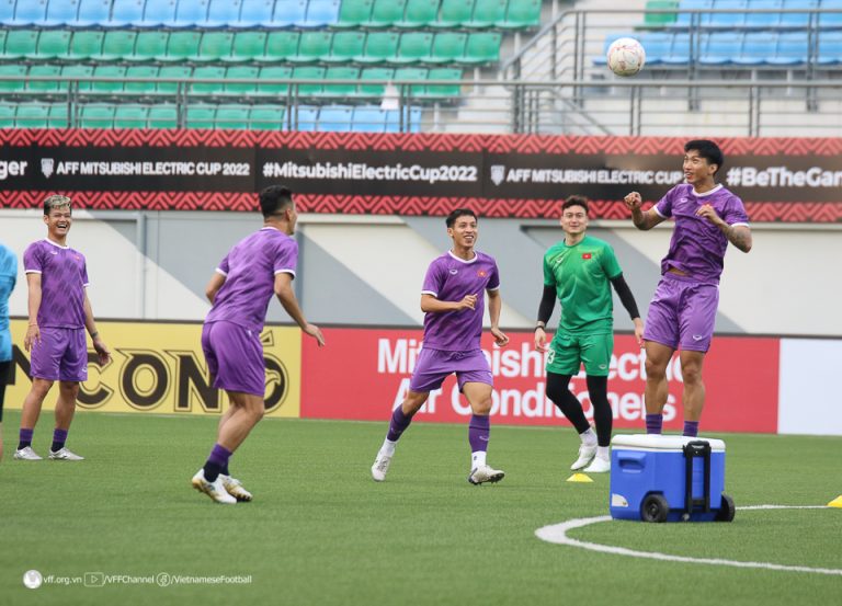 AFF Cup 2022: CĐV Việt Nam quá đông, LĐBĐ Singapore ra thông báo đặc biệt - Ảnh 1