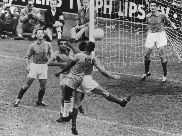 'Vua bóng đá' Pele là ai?, Tiểu sử đời tư, sự nghiệp của Pele - Ảnh 4 'Vua bóng đá' Pele là ai?, Tiểu sử đời tư, sự nghiệp của Pele - Ảnh 4