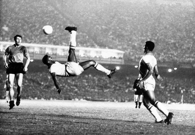 'Vua bóng đá' Pele là ai?, Tiểu sử đời tư, sự nghiệp của Pele - Ảnh 3 'Vua bóng đá' Pele là ai?, Tiểu sử đời tư, sự nghiệp của Pele - Ảnh 3