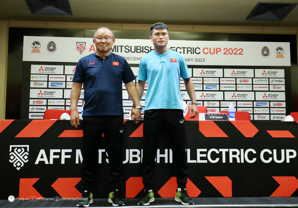 Bán kết AFF Cup 2022: HLV Park Hang-seo kết thúc họp báo sớm, không hài lòng về giờ thi đấu - Ảnh 1