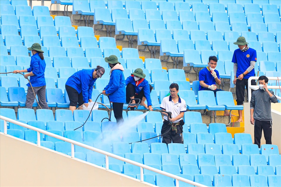 Bán kết lượt về AFF Cup 2022: SVĐ Mỹ Đình gấp rút chỉnh trang trước trận Việt Nam-Indonesia - Ảnh 3 Bán kết lượt về AFF Cup 2022: SVĐ Mỹ Đình gấp rút chỉnh trang trước trận Việt Nam-Indonesia - Ảnh 3