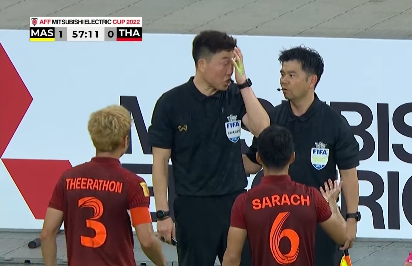 AFF Cup 2022: Chuyên gia Thái Lan chê trọng tài, HLV Park Hang-seo muốn có VAR - Ảnh 1