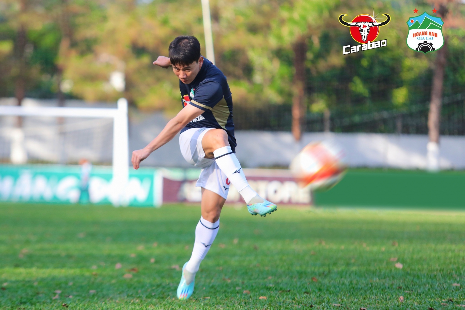 V-League 2023: HAGL gửi công văn phúc đáp lên VPF, bầu Đức sẵn sàng dừng cuộc chơi - Ảnh 1