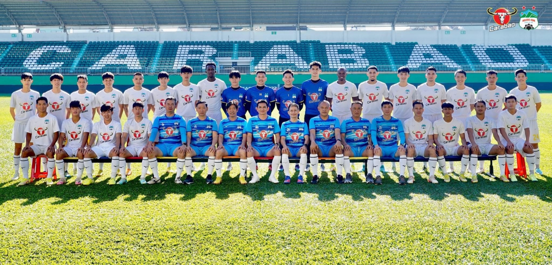CLB HAGL quảng bá cho nhà tài trợ Carabao. Ảnh: CLB HAGL