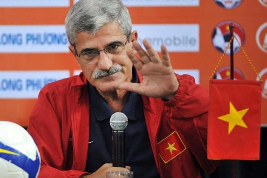 HLV Henrique Calisto chỉ ra yếu tố quan trọng giúp bóng đá Việt Nam dự World Cup 2026 - Ảnh 1 HLV Henrique Calisto chỉ ra yếu tố quan trọng giúp bóng đá Việt Nam dự World Cup 2026 - Ảnh 1