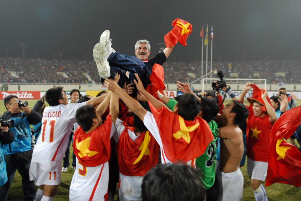 HLV Calisto từng cùng ĐT Việt Nam vô địch AFF Cup 2008. Ảnh: Internet
