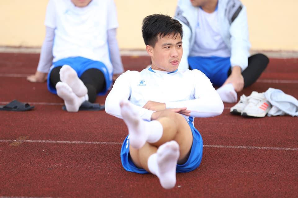 CHÙM ẢNH: Cầu thủ cùng BHL CLB Thép Xanh Nam Định rạng rỡ trong ngày khai xuân - Ảnh 5