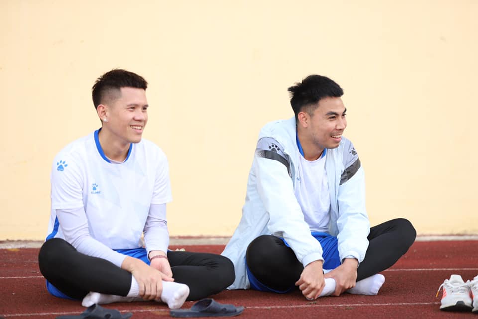 CHÙM ẢNH: Cầu thủ cùng BHL CLB Thép Xanh Nam Định rạng rỡ trong ngày khai xuân - Ảnh 6