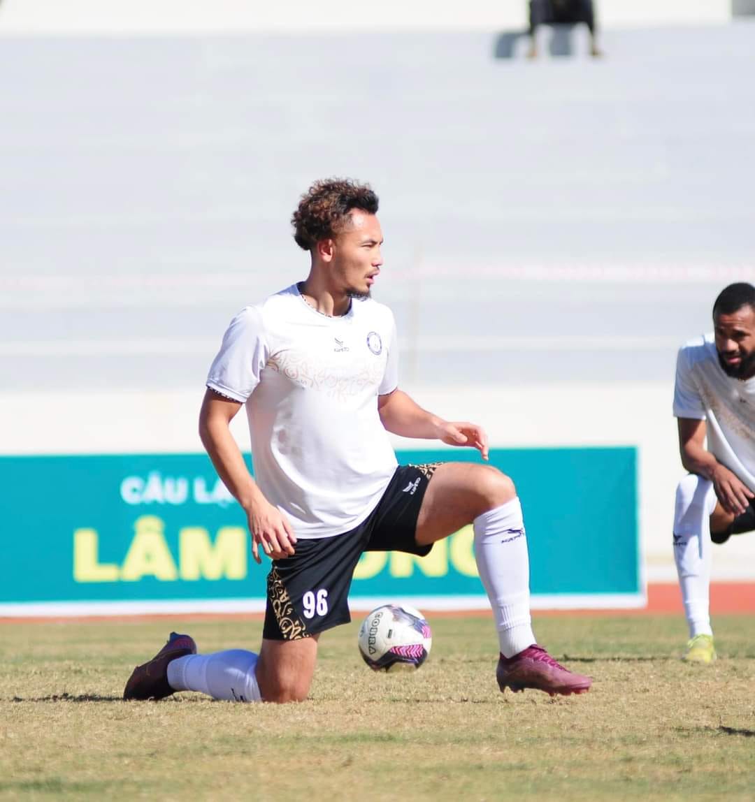 Cầu thủ Việt kiều Pháp gia nhập CLB Khánh Hòa là ai? - Ảnh 1