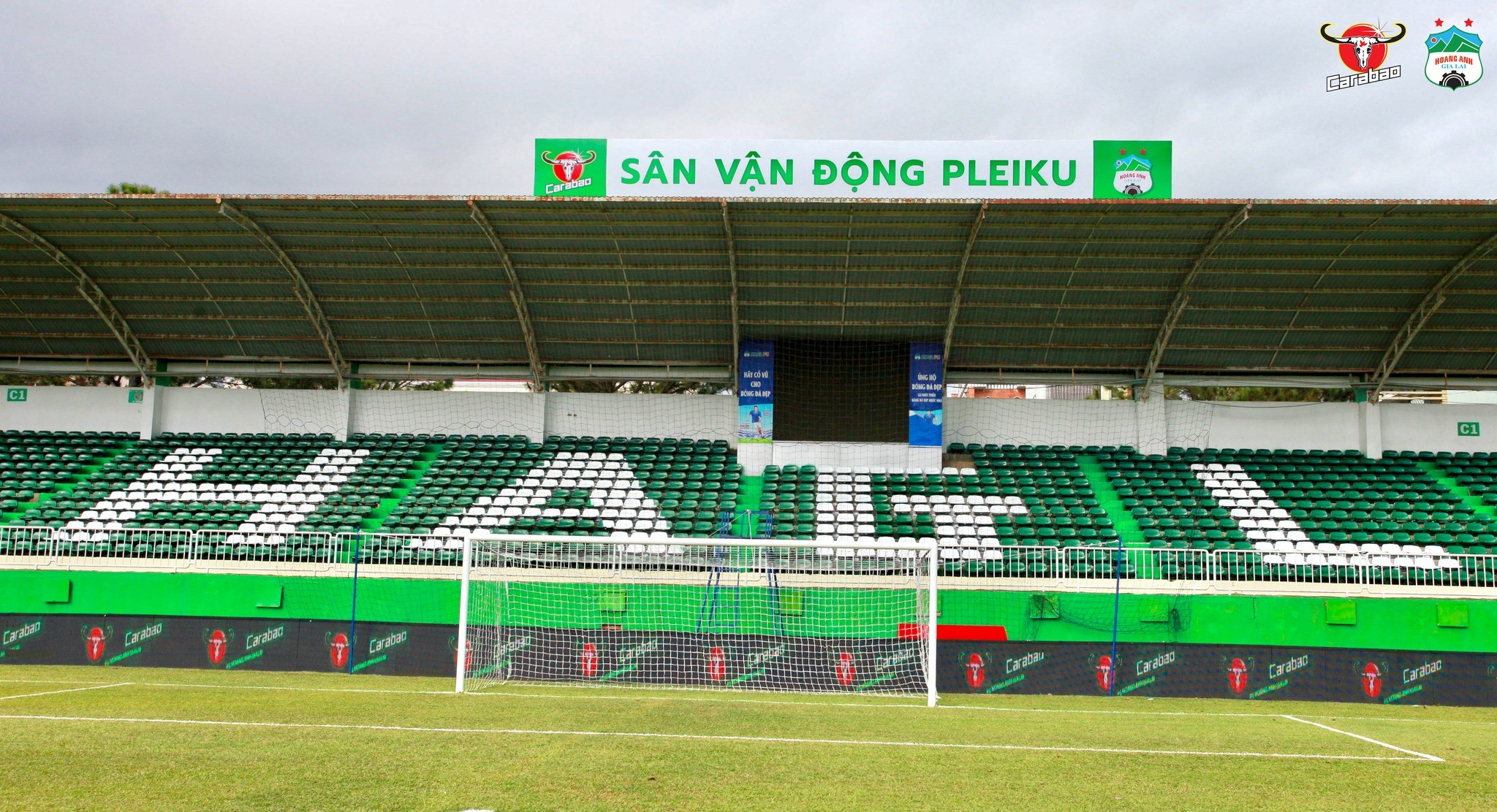 ẢNH: Mặt cỏ SVĐ Pleiku của HAGL xanh mướt trước trận ra quân V-League 2023 - Ảnh 4
