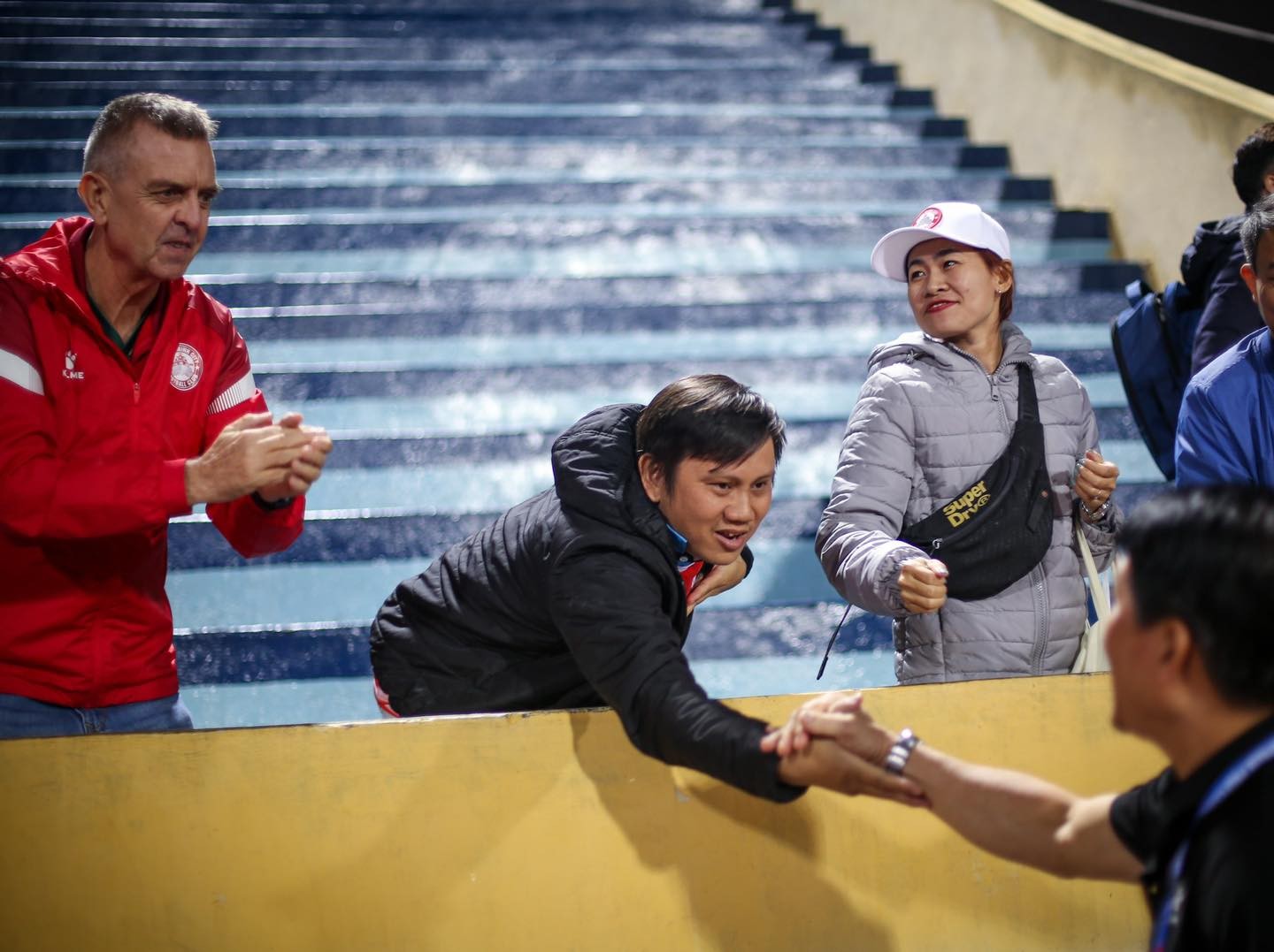 HLV Vũ Tiến Thành mong CĐV sẽ tiếp tục đến sân cổ vũ cho đội nhà. Ảnh: CLB TP.HCM