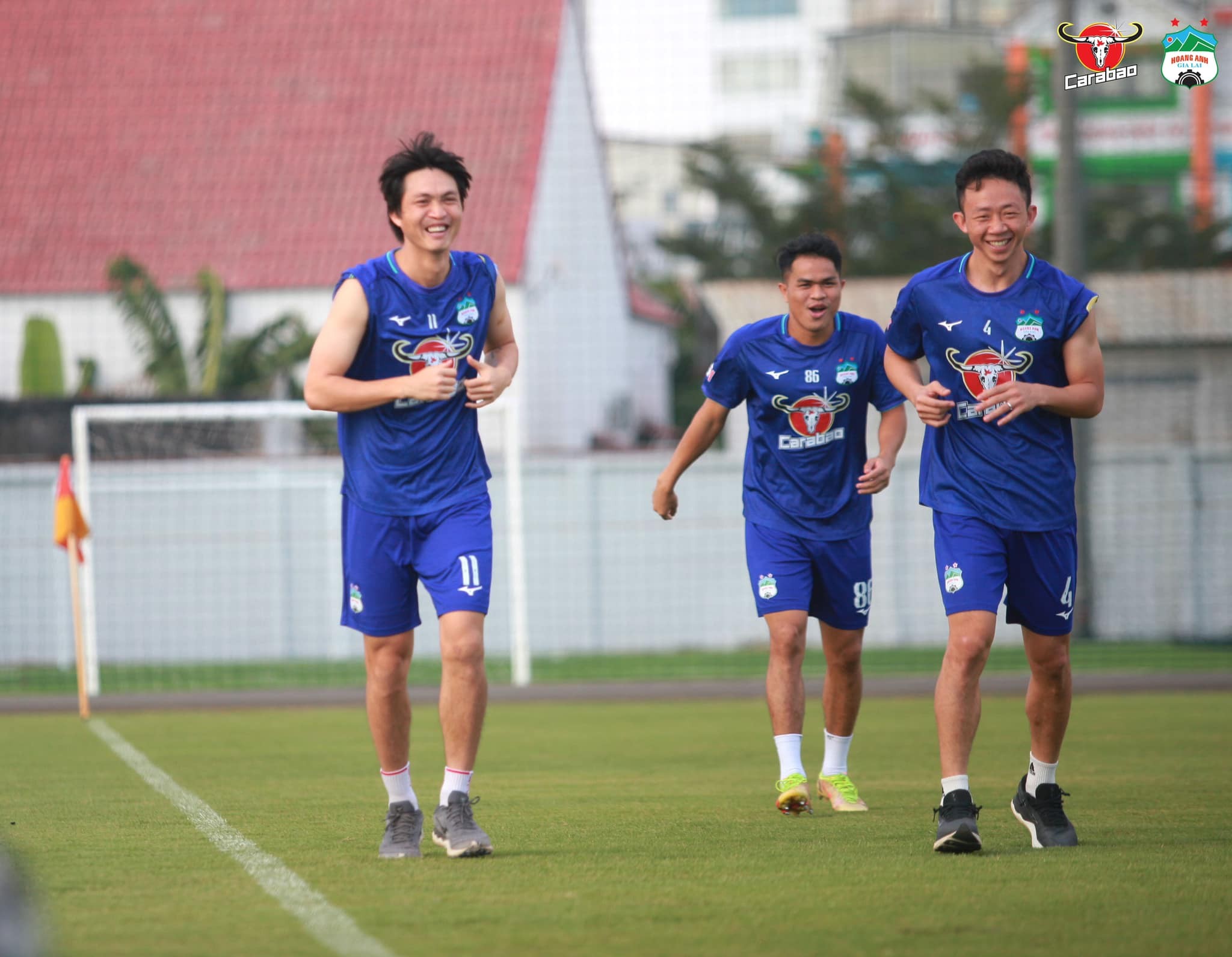 Lý do CLB HAGL thay đổi kế hoạch tập luyện trước thềm trận gặp Nam Định? - Ảnh 1