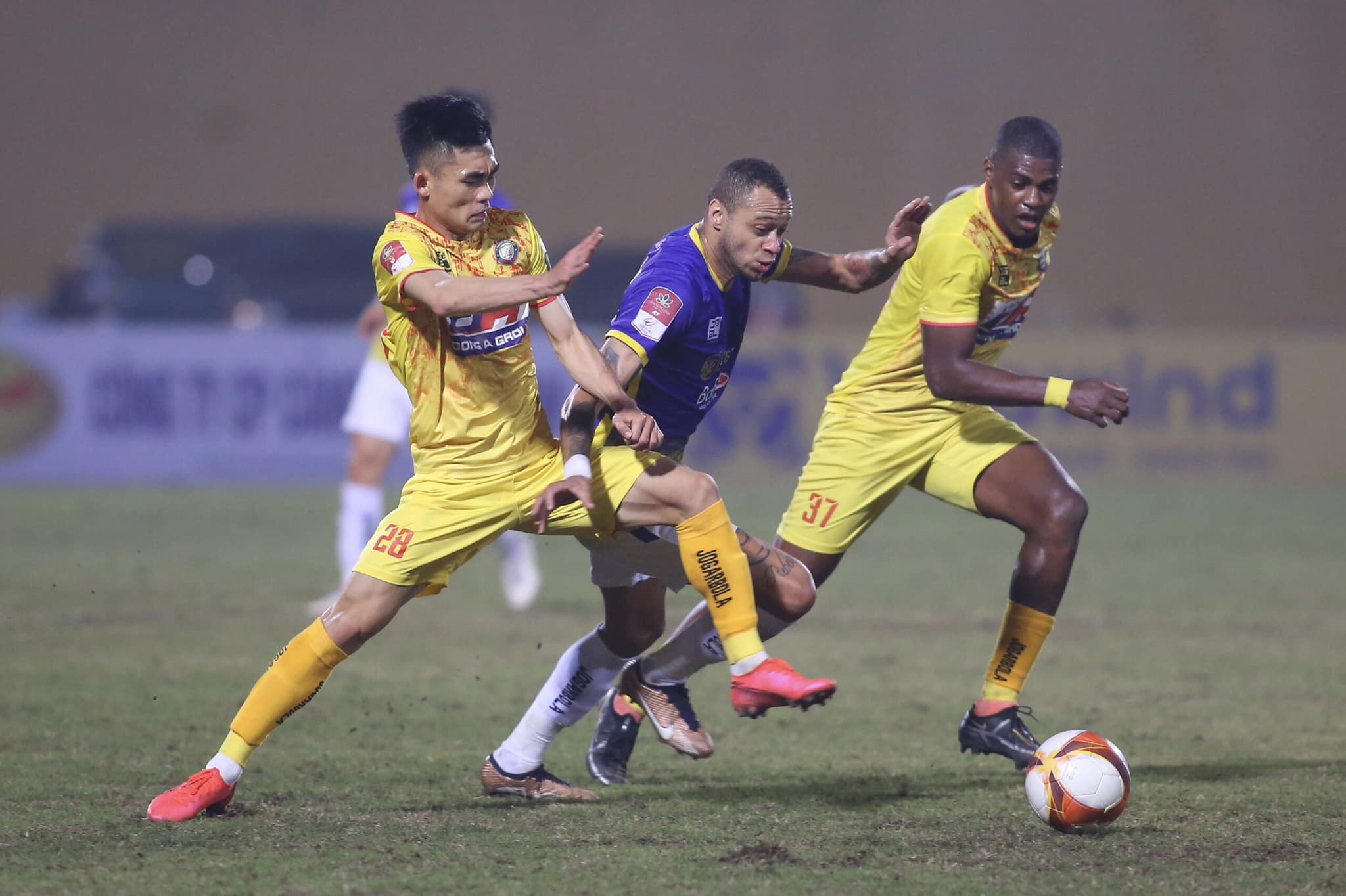 CLB 'chơi rắn' nhất V-League 2023 sau 4 vòng đấu và cái giá cho top đầu - Ảnh 1