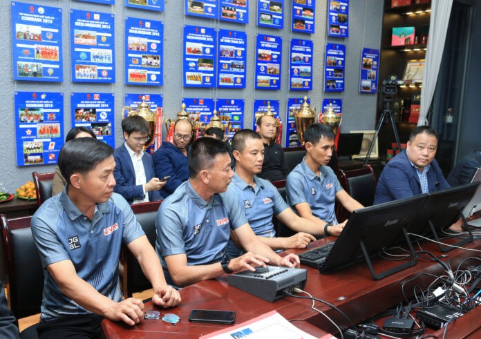 18 trọng tài làm quen công nghệ VAR, xác định thời gian áp dụng tại V-League 2023 - Ảnh 1 18 trọng tài làm quen công nghệ VAR, xác định thời gian áp dụng tại V-League 2023 - Ảnh 1