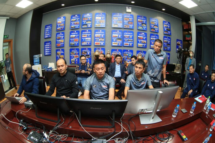 18 trọng tài làm quen công nghệ VAR, xác định thời gian áp dụng tại V-League 2023 - Ảnh 3 18 trọng tài làm quen công nghệ VAR, xác định thời gian áp dụng tại V-League 2023 - Ảnh 3
