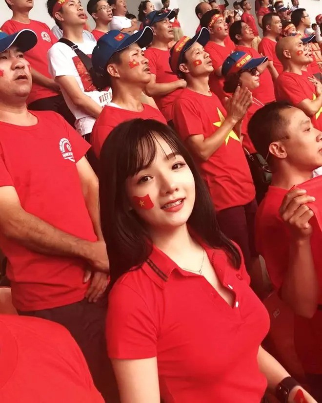 'Hot girl bóng đá Việt' từng khiến báo Hàn săn đón khoe biệt phủ - Ảnh 5 'Hot girl bóng đá Việt' từng khiến báo Hàn săn đón khoe biệt phủ - Ảnh 5