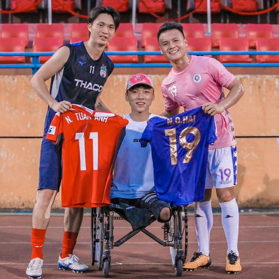 Câu chuyện về 'chàng trai không chân' có niềm đam mê với trái bóng tròn - Ảnh 8