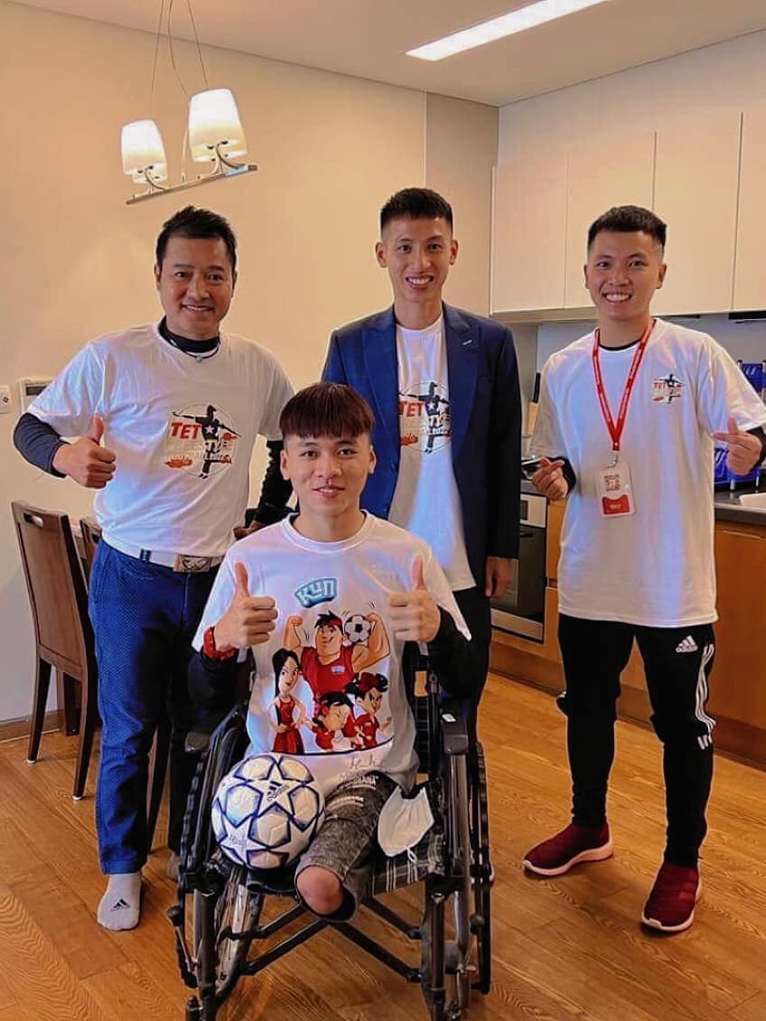 Câu chuyện về 'chàng trai không chân' có niềm đam mê với trái bóng tròn - Ảnh 7