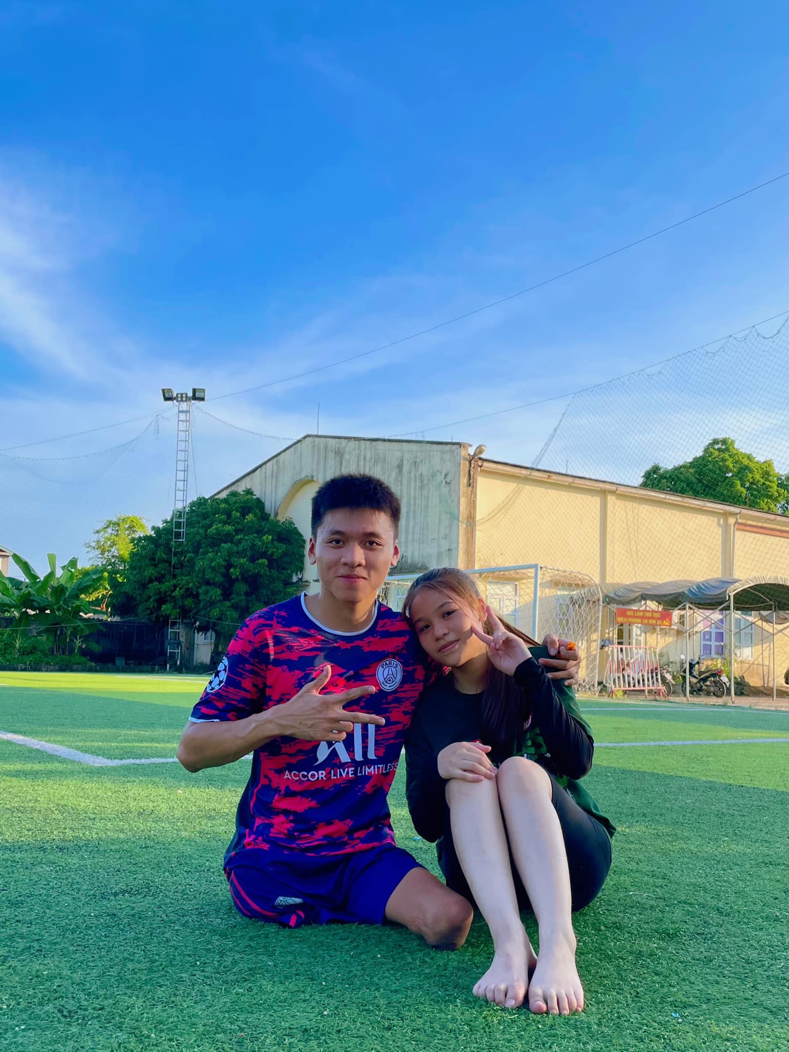 Câu chuyện về 'chàng trai không chân' có niềm đam mê với trái bóng tròn - Ảnh 6