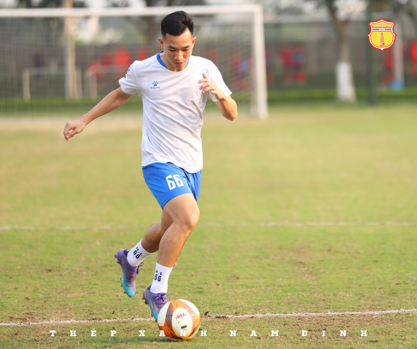 CHÙM ẢNH: Cầu thủ Thép Xanh Nam Định rạng rỡ tập luyện sau 1 tuần xả trại - Ảnh 5