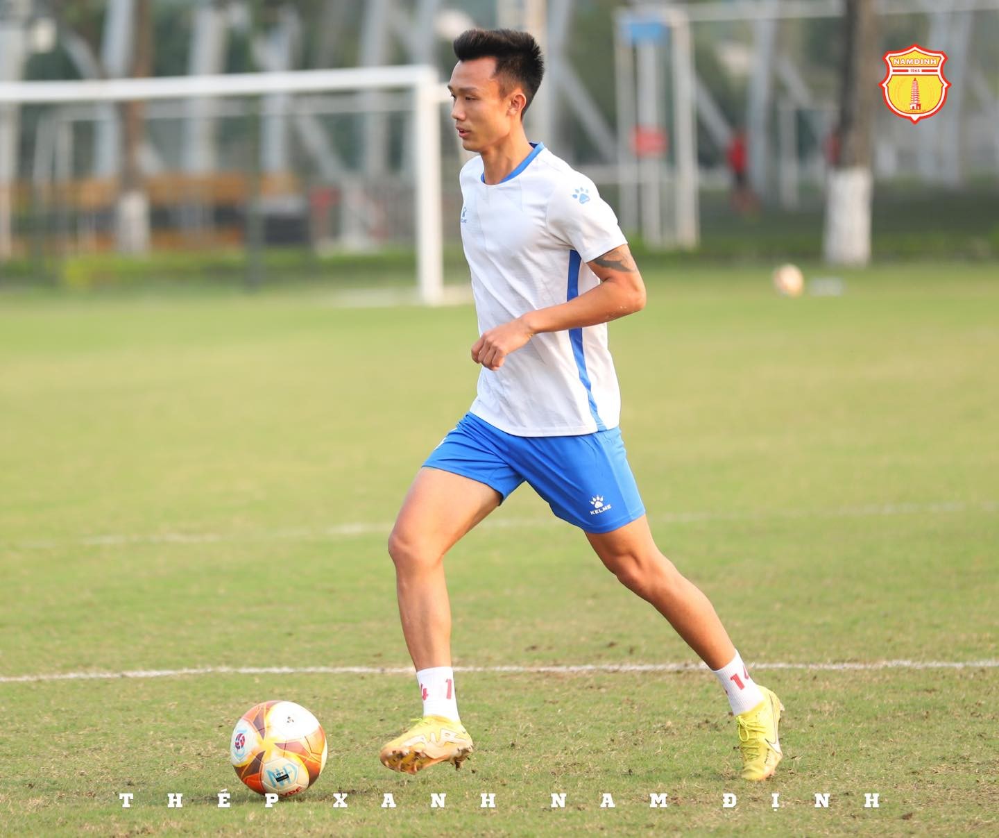 CHÙM ẢNH: Cầu thủ Thép Xanh Nam Định rạng rỡ tập luyện sau 1 tuần xả trại - Ảnh 6