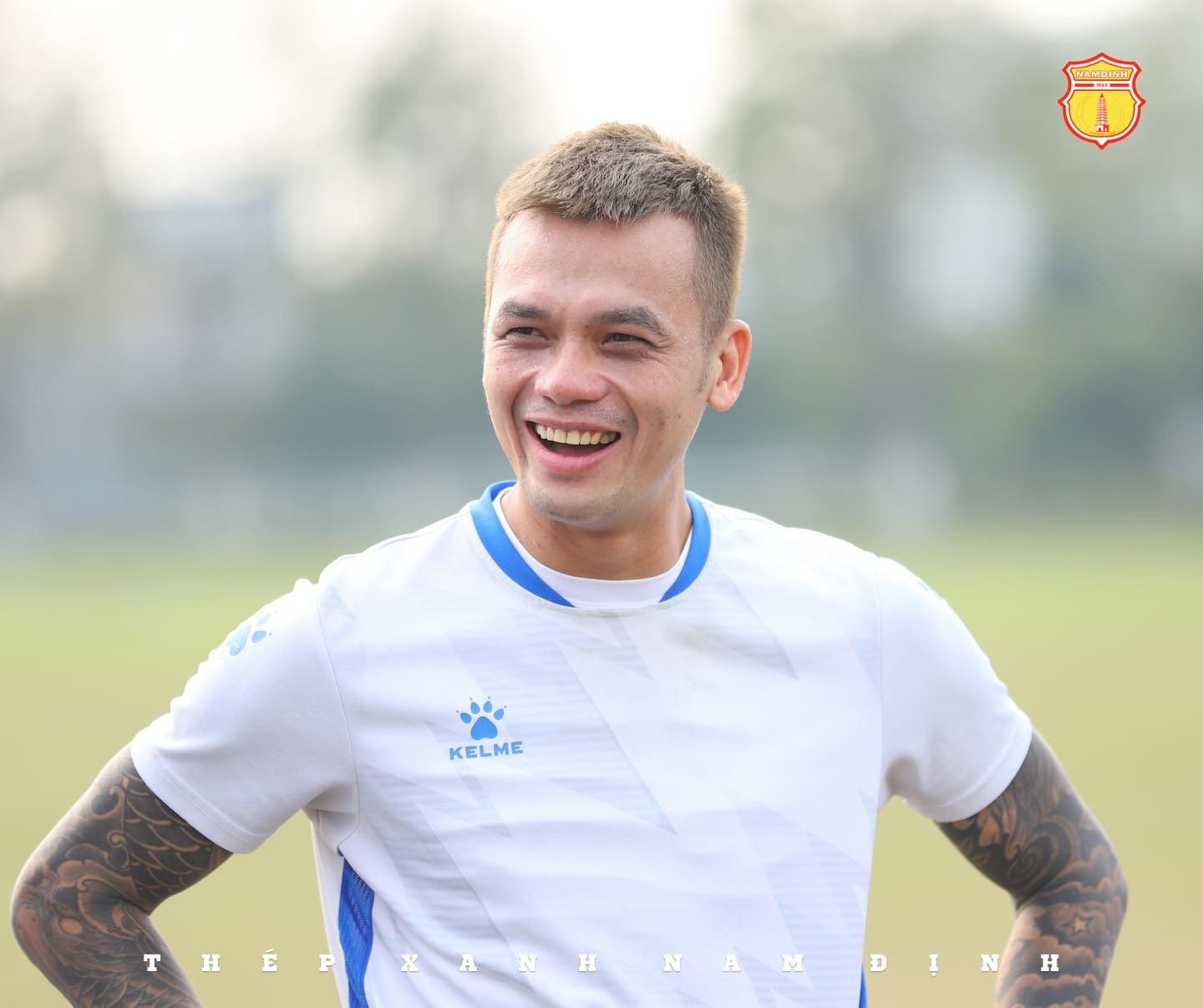 CHÙM ẢNH: Cầu thủ Thép Xanh Nam Định rạng rỡ tập luyện sau 1 tuần xả trại - Ảnh 9