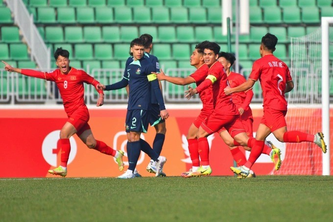 Quốc Việt ghi bàn mở tỷ số cho U20 Việt Nam. Quốc Việt ghi bàn mở tỷ số cho U20 Việt Nam.