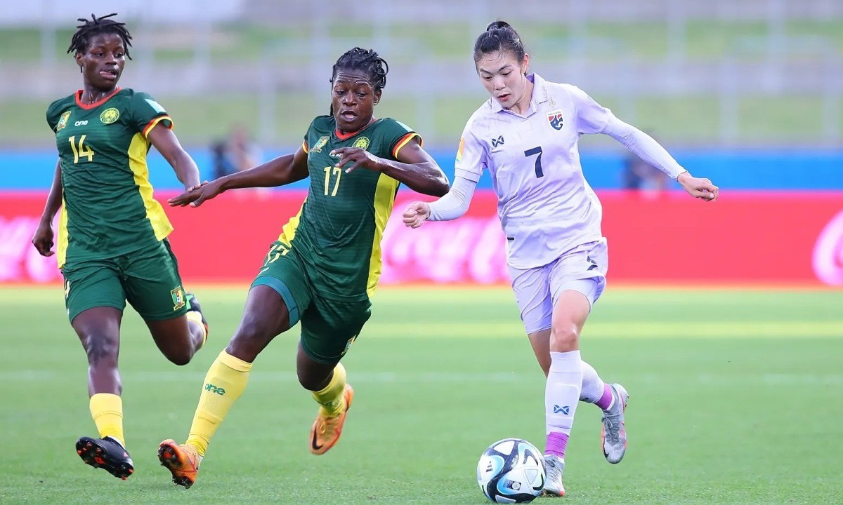 ĐT Thái Lan (trắng) không thể có vé đến World Cup 2023.