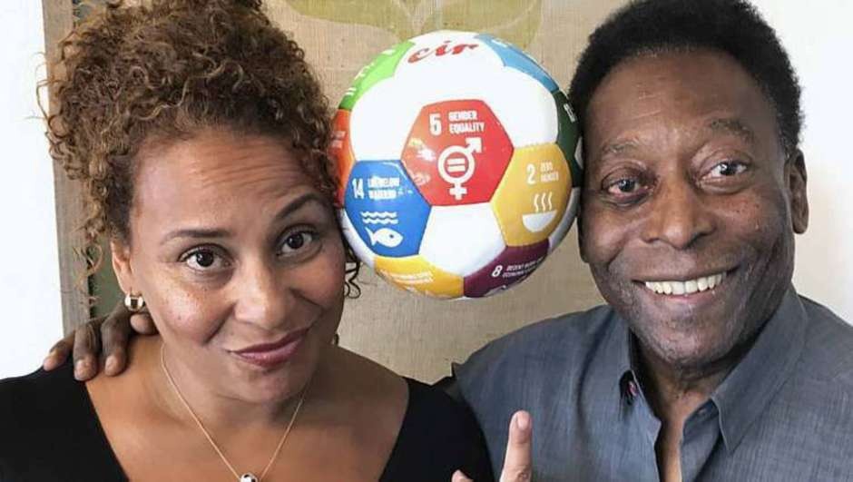 Bà Kely Nascimento (con gái vua bóng đá Pele).