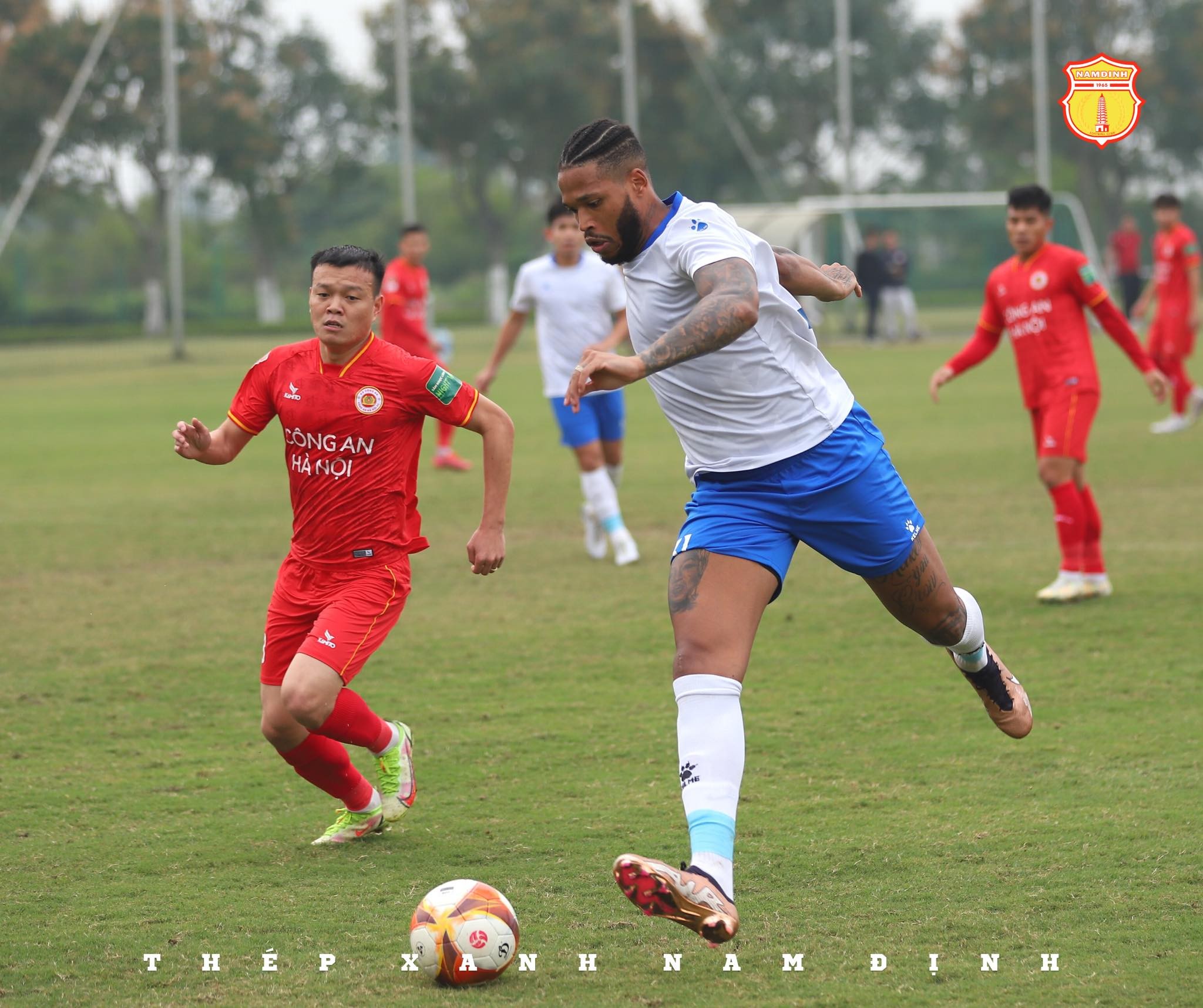CHÙM ẢNH: Trận giao hữu giữa CLB Công An Hà Nội - CLB Thép Xanh Nam Định - Ảnh 9