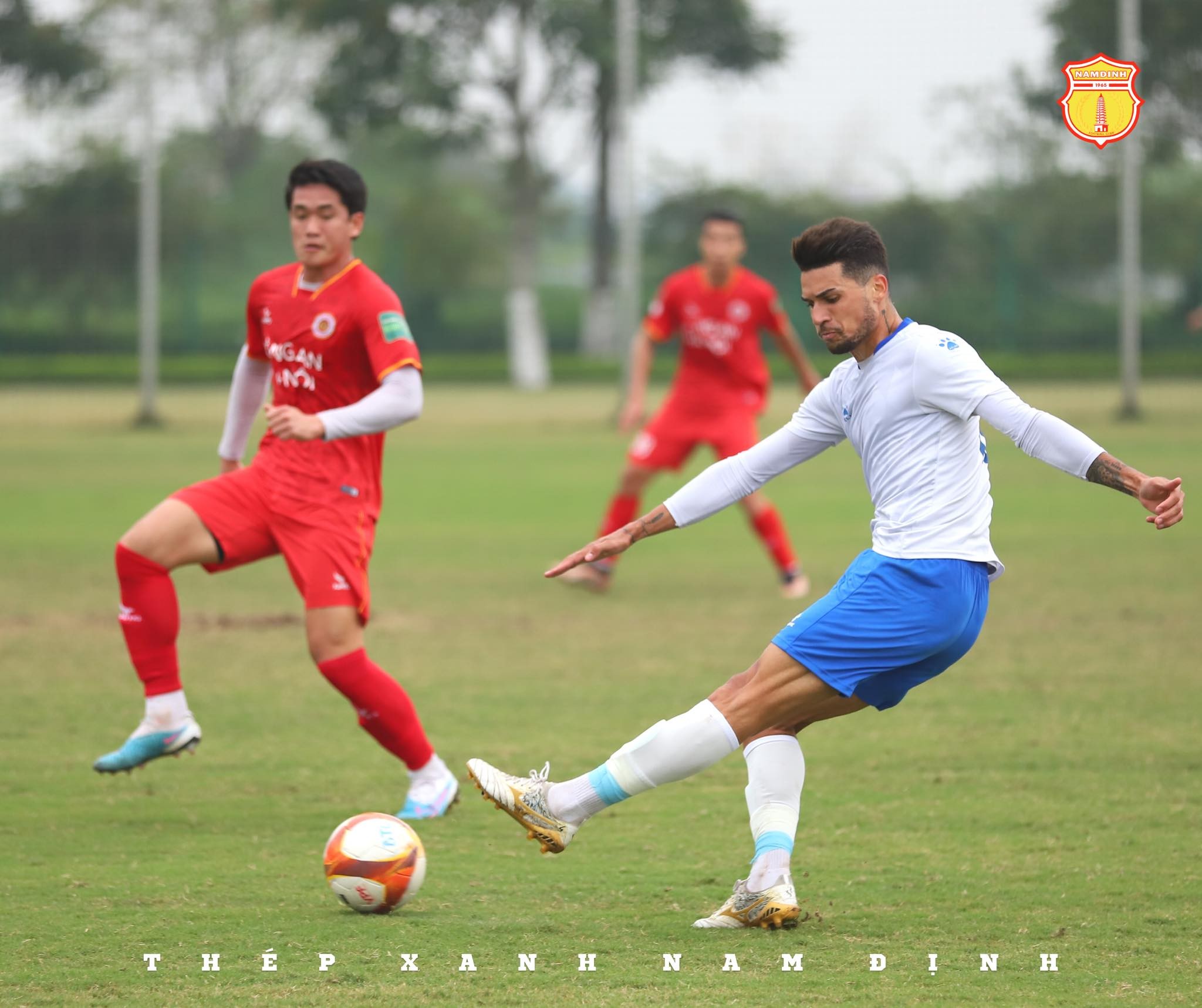 CHÙM ẢNH: Trận giao hữu giữa CLB Công An Hà Nội - CLB Thép Xanh Nam Định - Ảnh 11