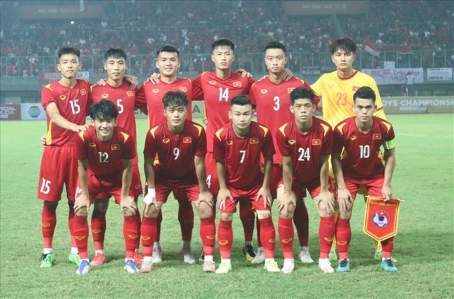Văn Bình trong màu áo U19 Việt Nam. Ảnh: VFF Văn Bình trong màu áo U19 Việt Nam. Ảnh: VFF