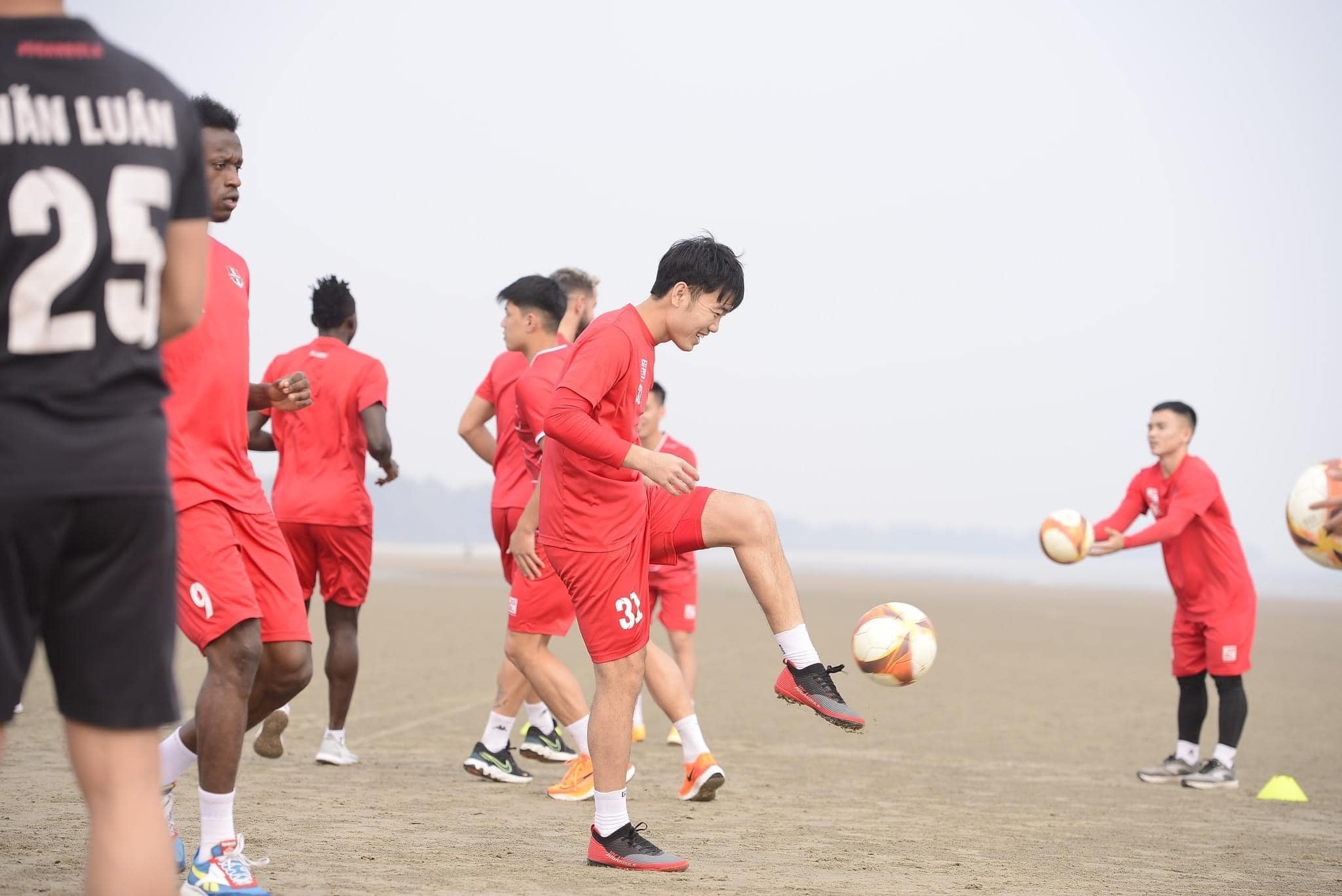 Xuân Trường háo hức tập luyện chờ ngày ra sân tại V-League 2023