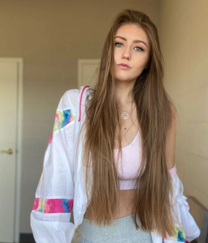 Cận cảnh nhan sắc say đắm của nữ VĐV gây 'sốt' làng bóng chuyền thế giới - Ảnh 4