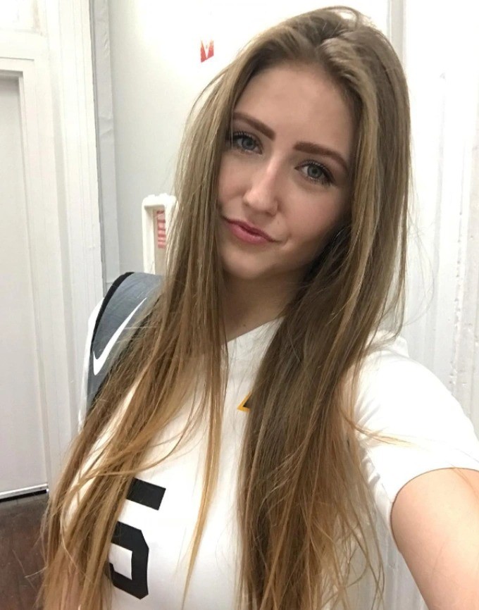 Cận cảnh nhan sắc say đắm của nữ VĐV gây 'sốt' làng bóng chuyền thế giới - Ảnh 3