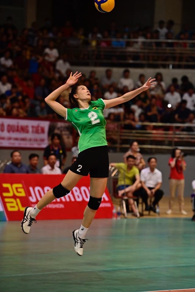 CHÙM ẢNH: Hoa khôi bóng chuyền Kim Thanh khoe nhan sắc rạng ngời làm 'đốn tim' NHM 3 CHÙM ẢNH: Hoa khôi bóng chuyền Kim Thanh khoe nhan sắc rạng ngời làm 'đốn tim' NHM 3