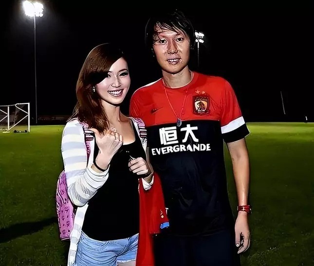 HLV Li Tie bị vợ phản bội khi đang trong tù