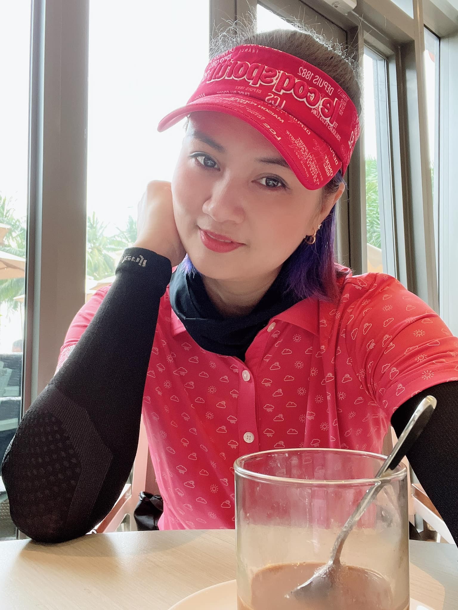 Hoa khôi bóng chuyền Kim Huệ khoe nhan sắc quyến rũ, rạng rỡ ở tuổi 40 - Ảnh 12