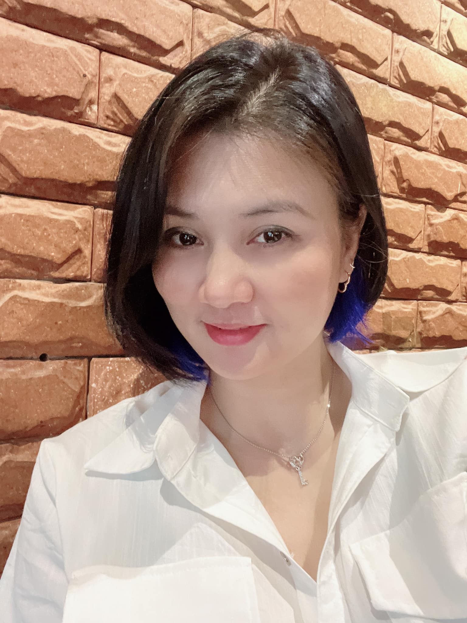 Hoa khôi bóng chuyền Kim Huệ khoe nhan sắc quyến rũ, rạng rỡ ở tuổi 40 - Ảnh 3