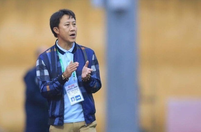 HLV Troussier đề xuất V-League đá 10 tháng, đại diện các CLB nói gì? 3 HLV Troussier đề xuất V-League đá 10 tháng, đại diện các CLB nói gì? 3