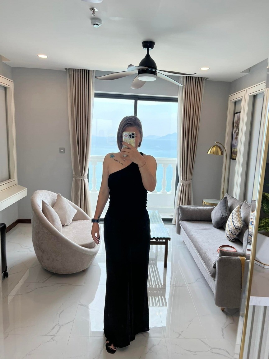 Hoa khôi bóng chuyền Kim Huệ khoe nhan sắc quyến rũ, rạng rỡ ở tuổi 40 18 Hoa khôi bóng chuyền Kim Huệ khoe nhan sắc quyến rũ, rạng rỡ ở tuổi 40 18