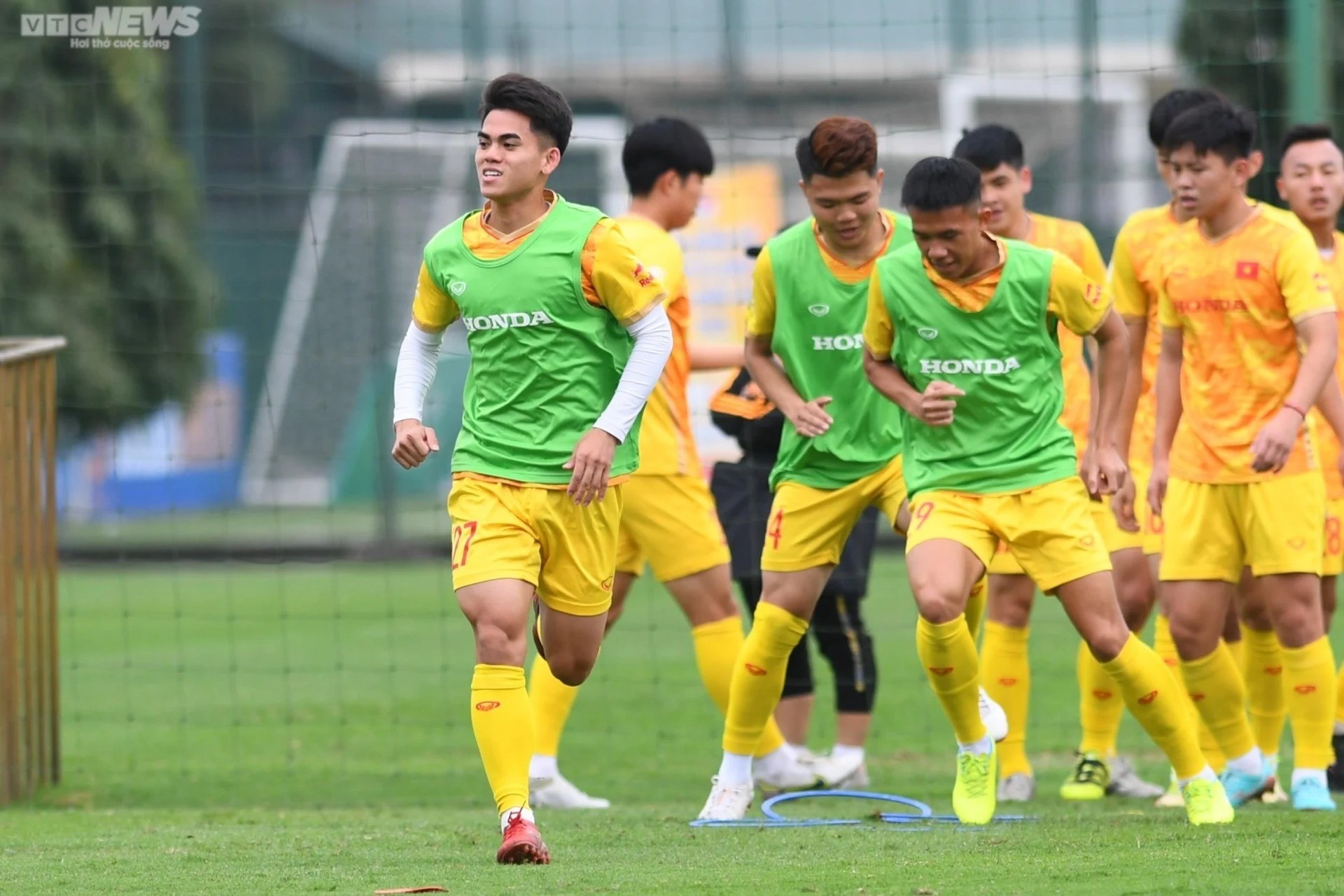 Văn Khang tích cực tập luyện trong màu áo U23 Việt Nam