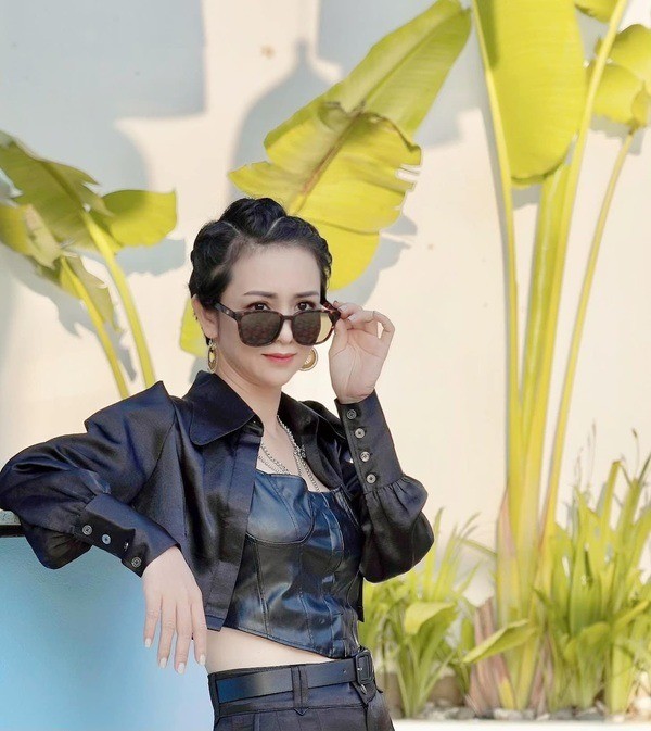 Thúy Hiền vẫn rất trẻ trung, thân hình cũng thon gọn, quyến rũ