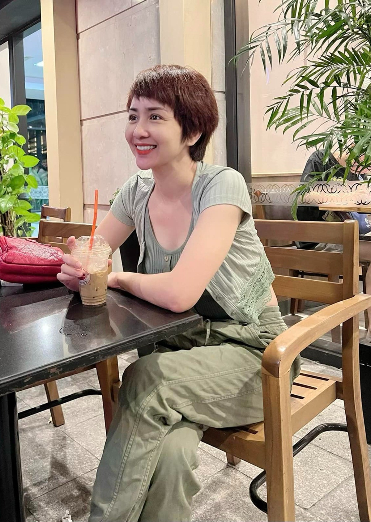 'Nữ hoàng wushu' Việt Nam khoe nhan sắc mặn mà như tuổi đôi mươi - Ảnh 3