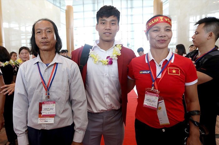 Văn Thanh quyết định đầu quân cho Công an Hà Nội vì một người 'đặc biệt' 2 Văn Thanh quyết định đầu quân cho Công an Hà Nội vì một người 'đặc biệt' 2