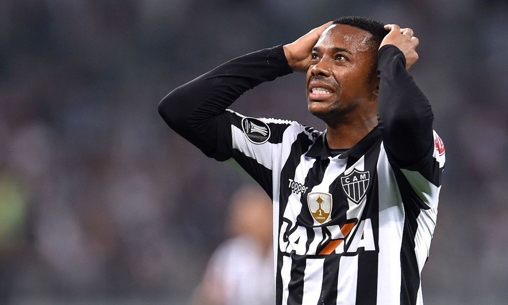 Bị cáo buộc trốn án tù, Robinho có hành động khiến tất cả bất ngờ 3 Bị cáo buộc trốn án tù, Robinho có hành động khiến tất cả bất ngờ 3