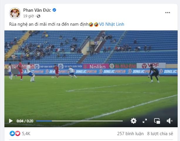 Văn Đức khoe siêu phẩm vào lưới Nam Định trên trang cá nhân. Ảnh: Chụp màn hình Văn Đức khoe siêu phẩm vào lưới Nam Định trên trang cá nhân. Ảnh: Chụp màn hình