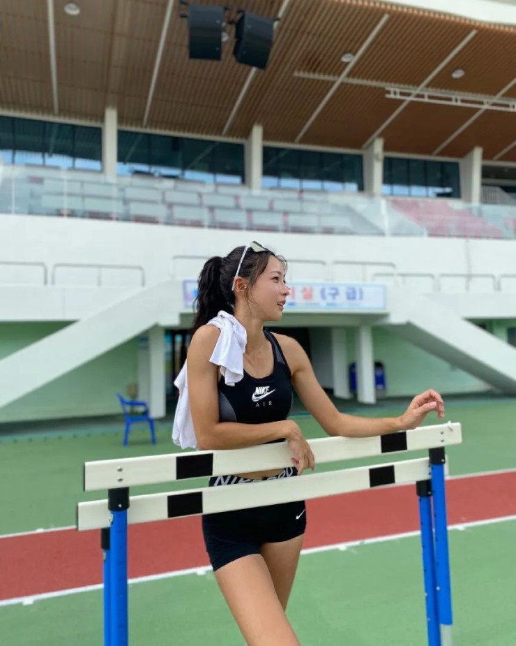 Choáng ngợp trước nhan sắc như diễn viên điện ảnh của nữ VĐV điền kinh Hàn Quốc 1 Choáng ngợp trước nhan sắc như diễn viên điện ảnh của nữ VĐV điền kinh Hàn Quốc 1
