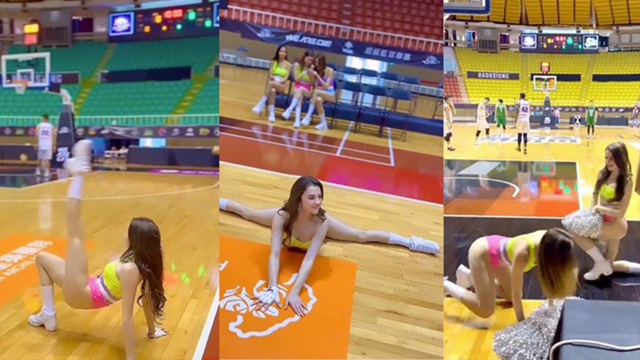 Video: Dàn hoạt náo viên diện trang phục 'nóng bỏng' khiến cầu thủ không thể tập trung thi đấu 1 Video: Dàn hoạt náo viên diện trang phục 'nóng bỏng' khiến cầu thủ không thể tập trung thi đấu 1